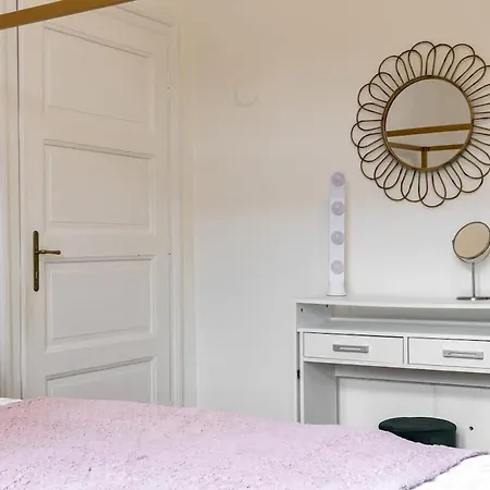 Golden Frame - Your Center Spot Vakantiehuis Bratislava