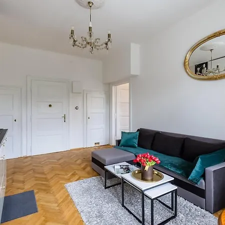 Golden Frame - Your Center Spot Bratislava