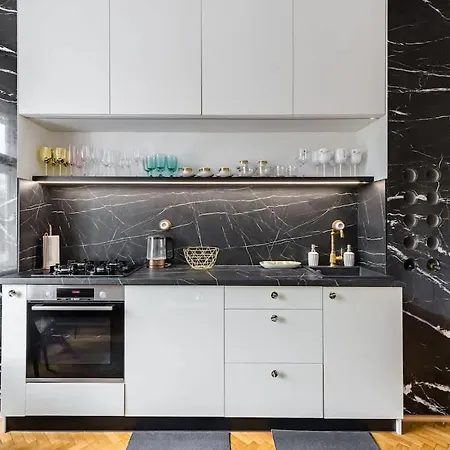 Golden Frame - Your Center Spot Bratislava