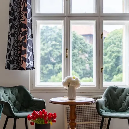 Golden Frame - Your Center Spot Bratislava