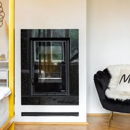 Golden Frame - Your Center Spot Holiday home *